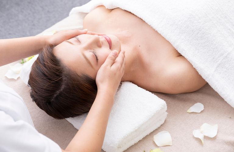女性専用で安心 | 三鷹の整体ならボディバランスケアAMOLLIR